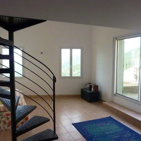 Maison De 3 Chambres Avec Vue Sur La Terrasse Amenagee Et Wifi A