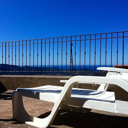 Vakantiehuis Maison De 3 Chambres Avec Vue Sur La Terrasse Amenagee Et Wifi A *